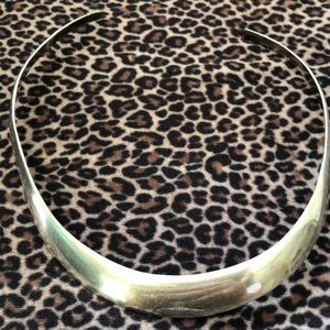 9.25 Beautiful Silver Choker Collar